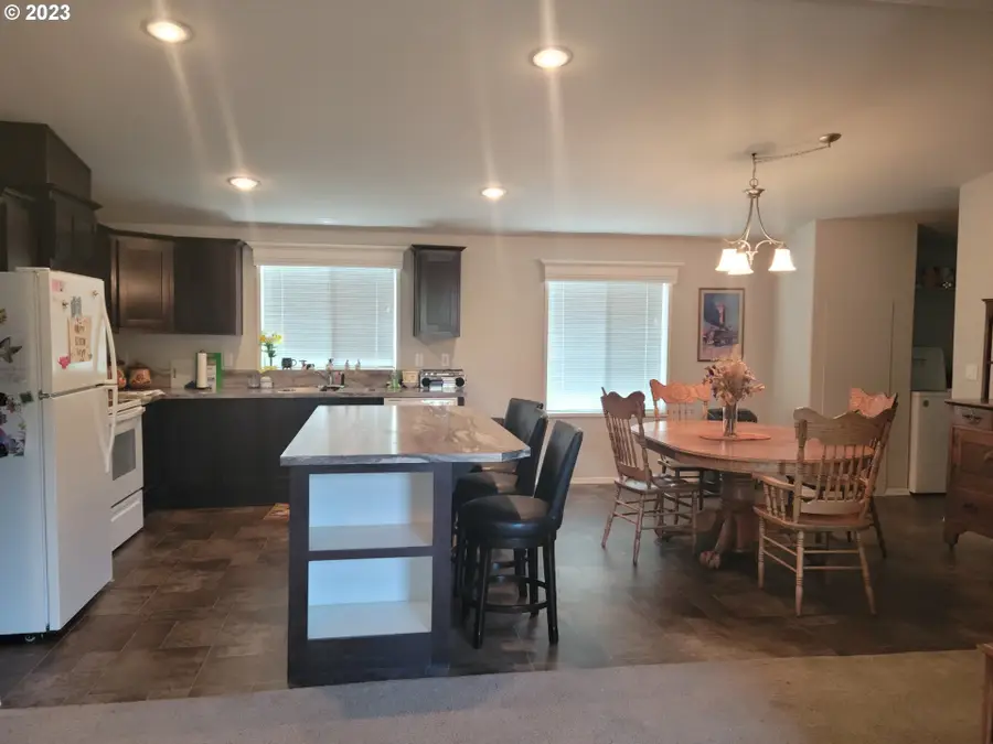 34094 SE Elm Street, Scappoose, OR 97056 - #3