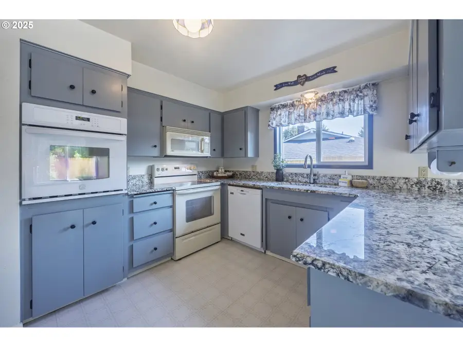 3030 NE 32nd Dr, Lincoln City, OR 97367 - Image #3