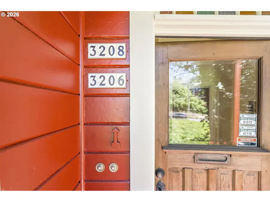 3206 S Kelly Ave, Portland, OR 97239 - #3
