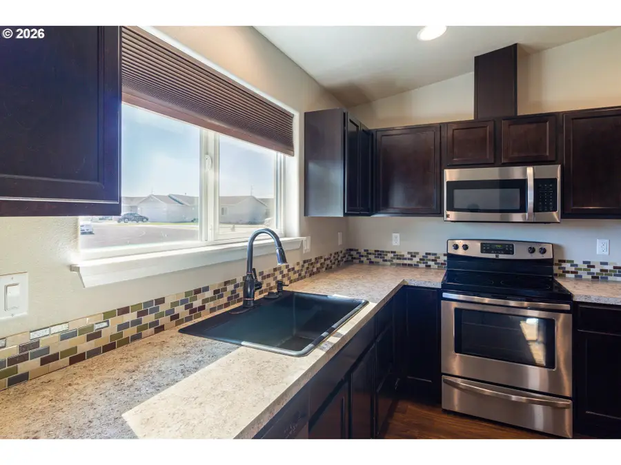 1481 NE Kenna Dr, Hermiston, OR 97838 - #2