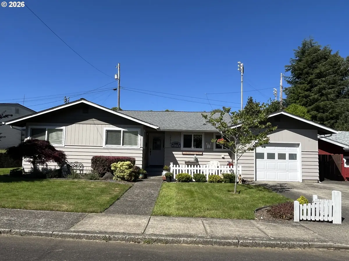 2321 Arthur Dr, Reedsport, OR 97467 - #1