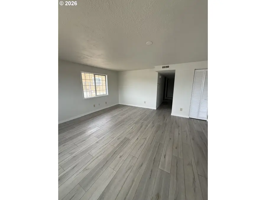 574 E Reeder Dr, Hermiston, OR 97838 - #3