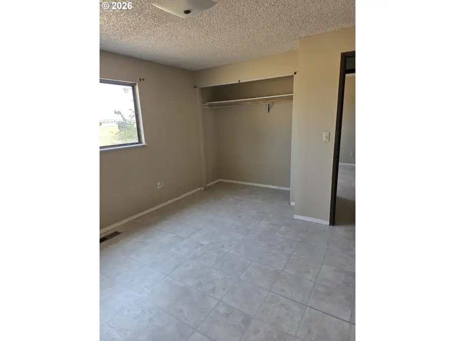 121 NE 2nd St, Boardman, OR 97818 - #2
