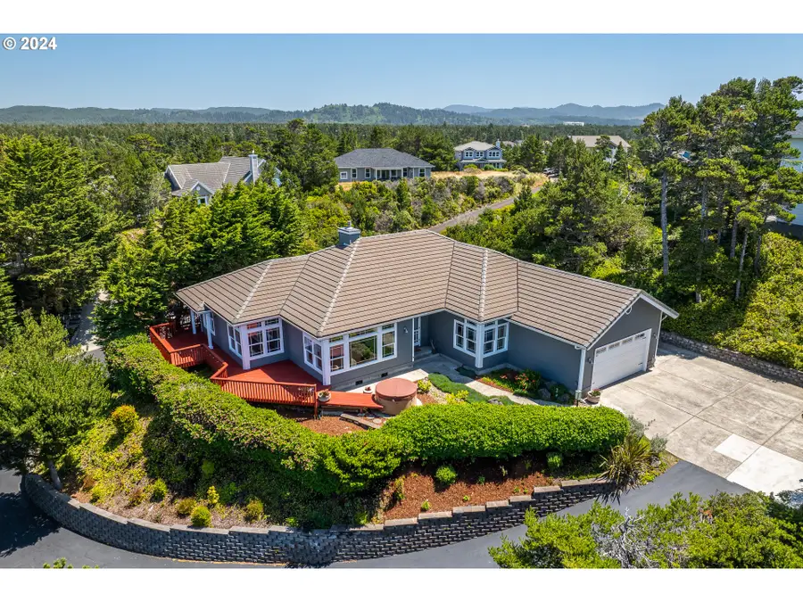 51 Shoreline Dr, Florence, OR 97439 - #2