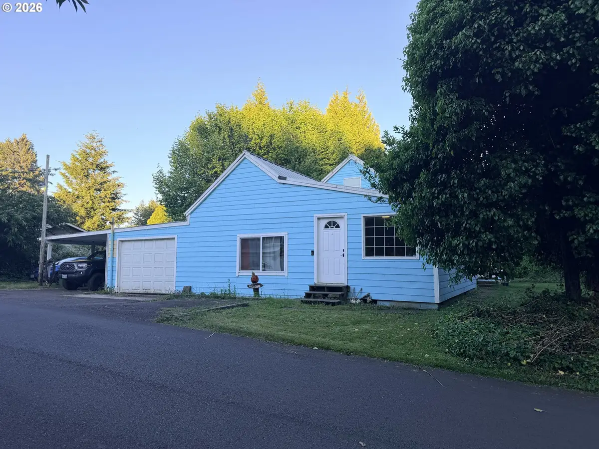 677 SE Moffitt Rd, Waldport, OR 97394 - #1