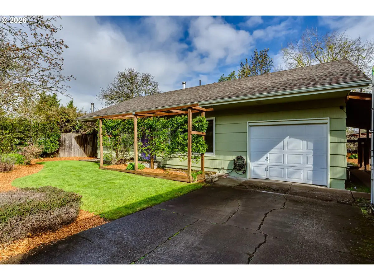 2125 W 19th Pl, Eugene, OR 97405 - #1