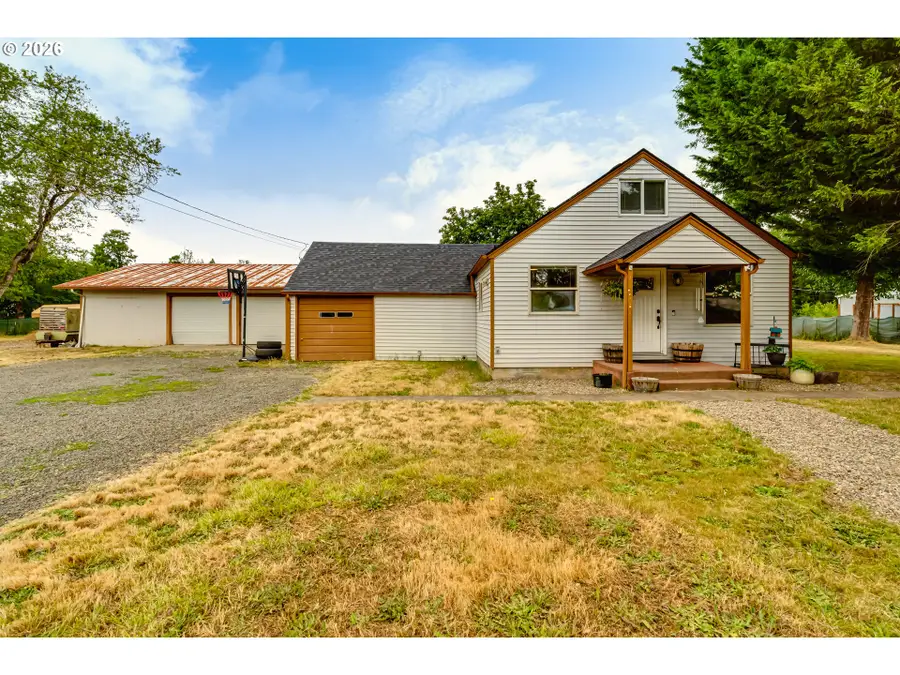 24723 Warthen Rd, Elmira, OR 97437 - #2