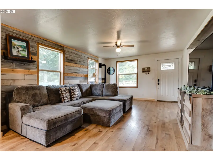 24723 Warthen Rd, Elmira, OR 97437 - #3