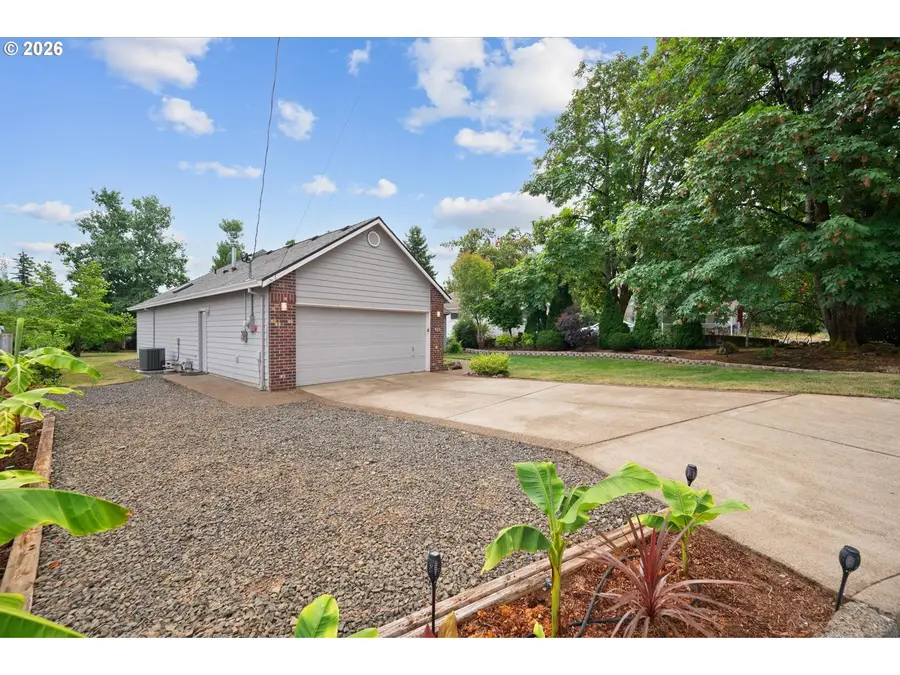 925 Donna Lynn Way, Gladstone, OR 97027 - #3