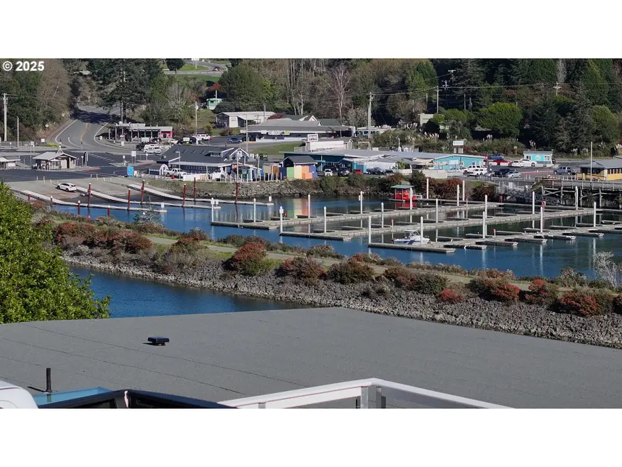 222 Del Norte Ln #8, Brookings, OR 97415 - Image #2