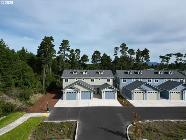 1437 37th St, Florence, OR 97439