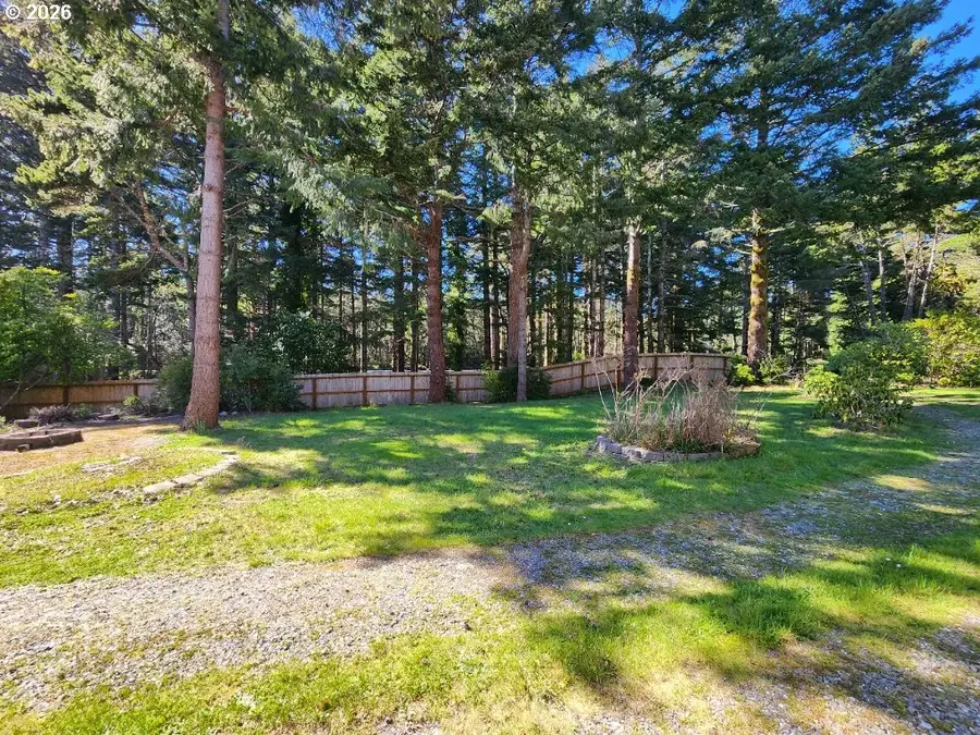 92504 Paradise Point Rd, Port Orford, OR 97465 - #3