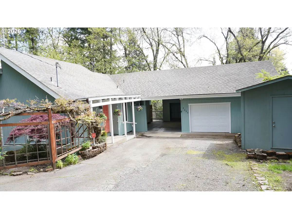 2025 W 25th Ave, Eugene, OR 97405 - #1