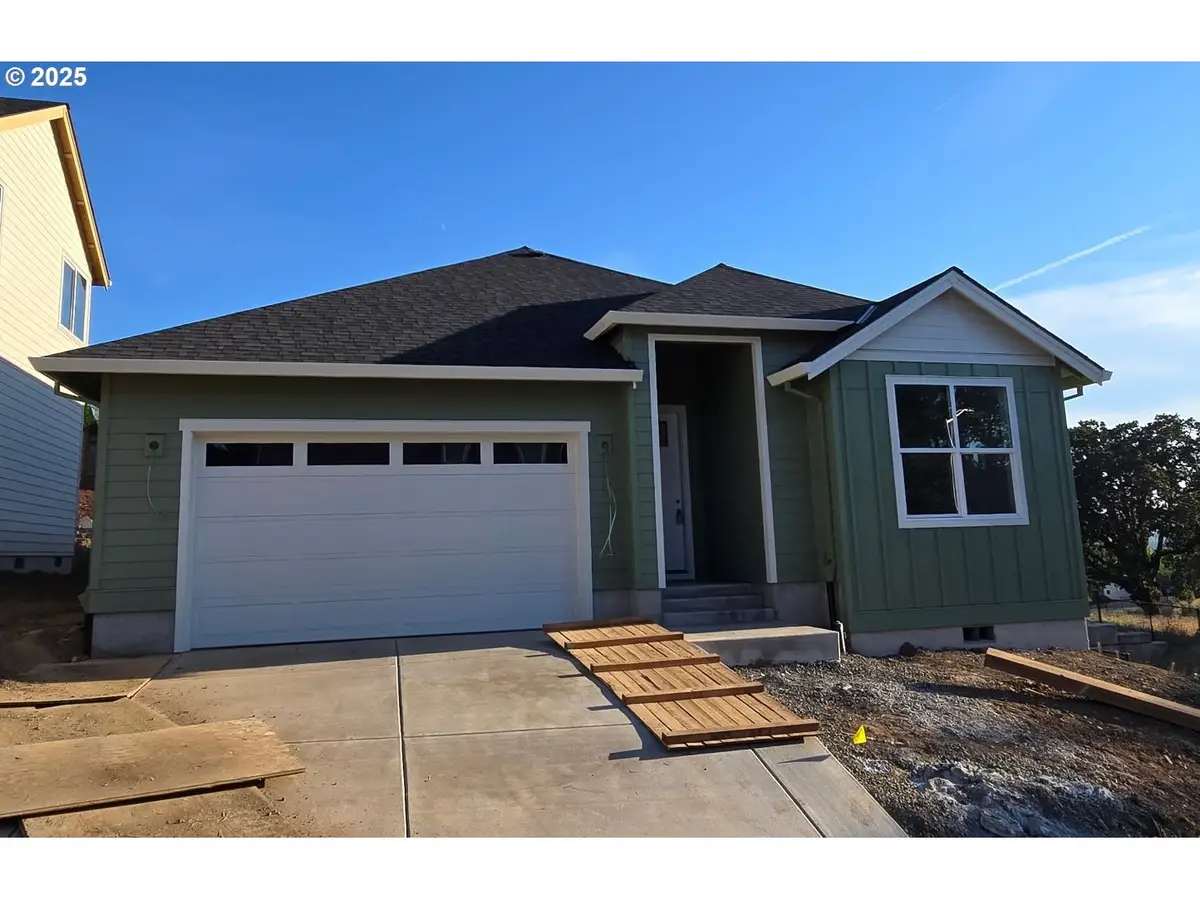 996 E Rork Ct, Newberg, OR 97132 - Image #1