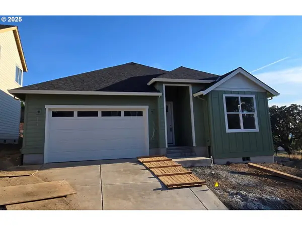 996 E Rork Ct, Newberg, OR 97132