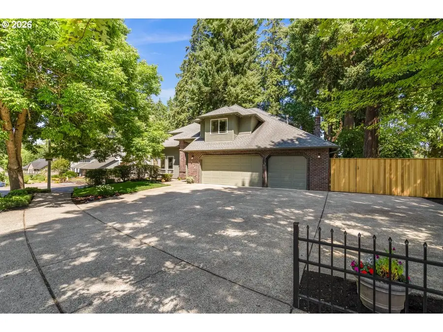 2832 NE Lorie Dr, Hillsboro, OR 97124 - #2