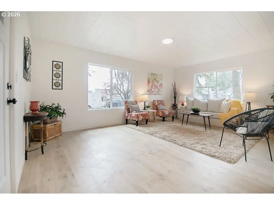 515 E Pine St, Centralia, WA 98531 - #2