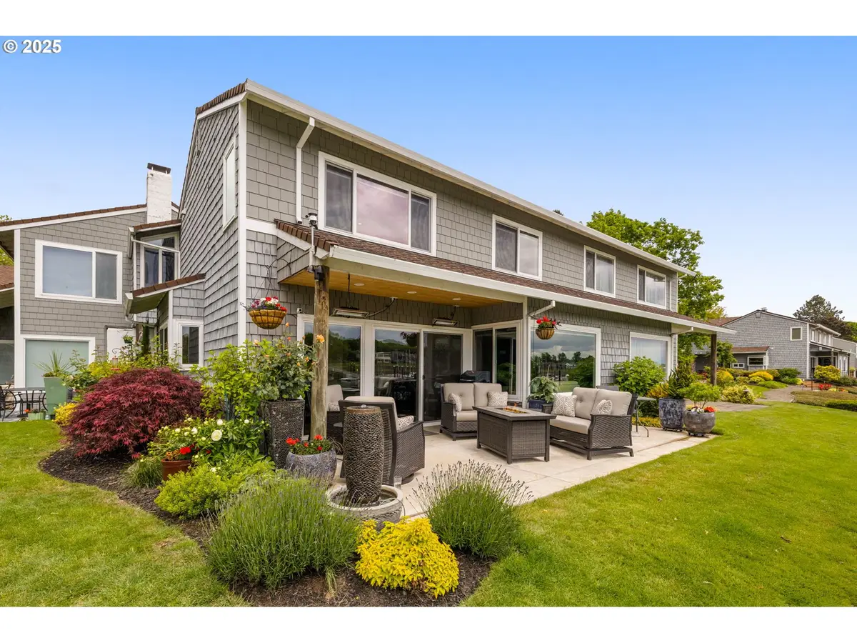 620 N Hayden Bay Dr, Portland, OR 97217 - Image #1