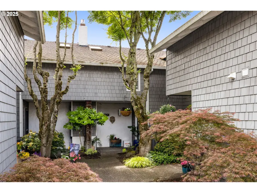 620 N Hayden Bay Dr, Portland, OR 97217 - Image #2