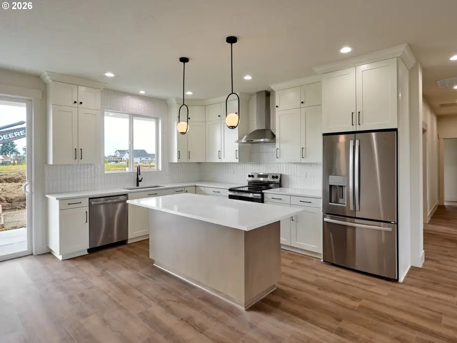 1281 Brown St, Woodburn, OR 97071 - #2