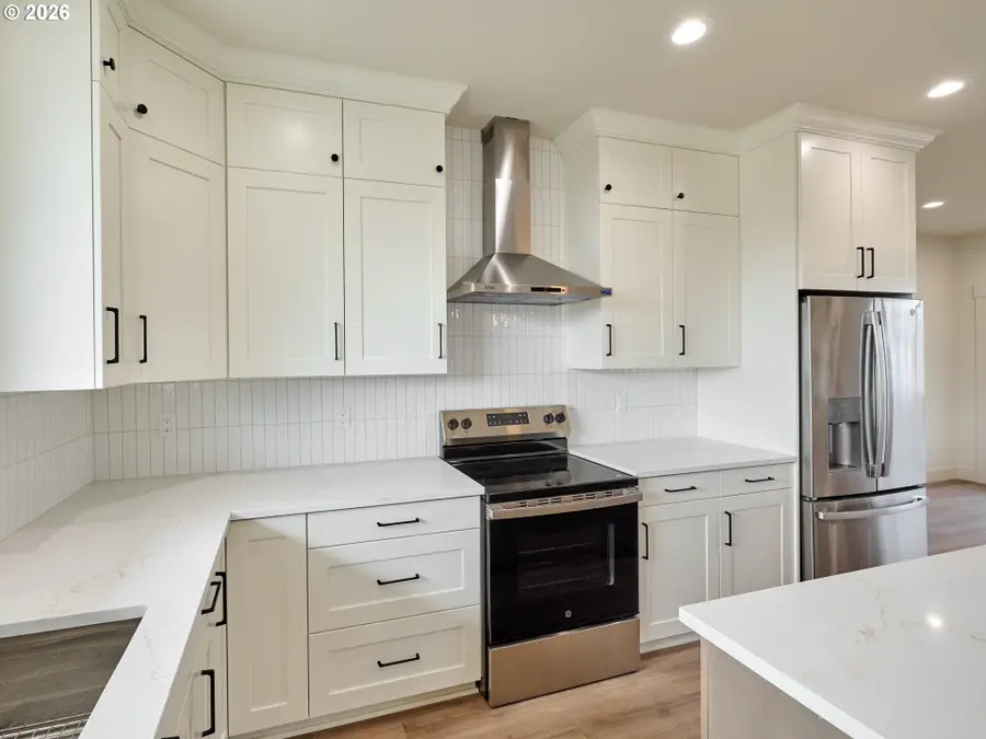 1281 Brown St, Woodburn, OR 97071 - #3