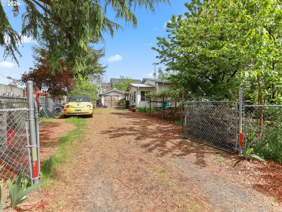 7355 SE Frances St, Hillsboro, OR 97123 - Image #2