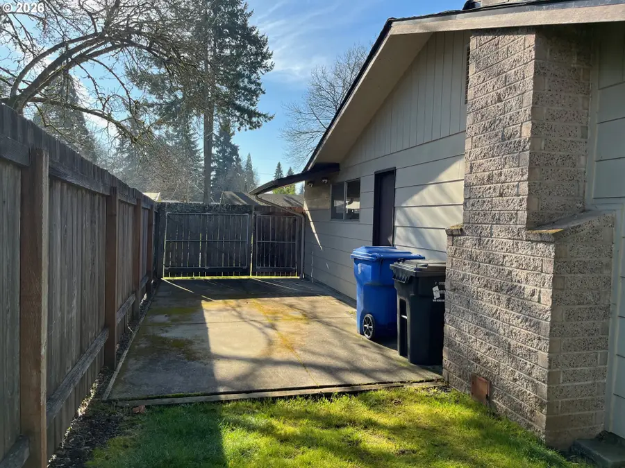 315 Heritage Ave, Eugene, OR 97404 - #3