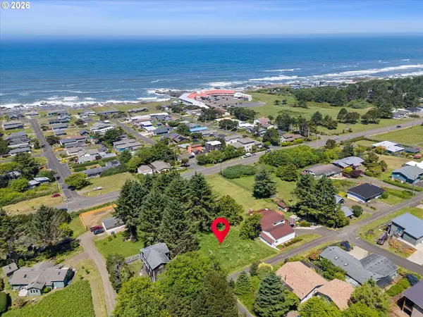 1200 King St #B, Yachats, OR 97498