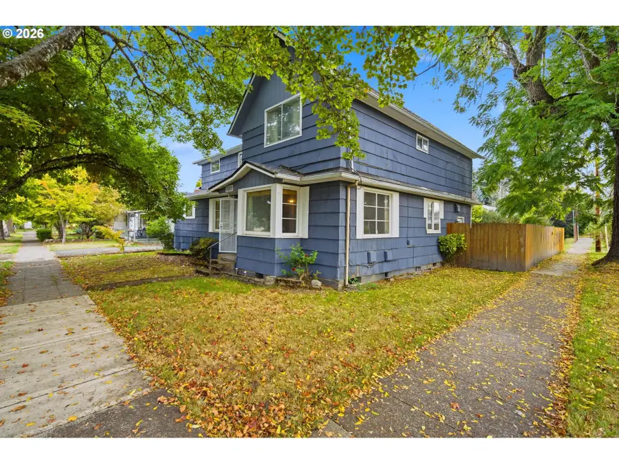 806 NE Galloway St, McMinnville, OR 97128 - #3