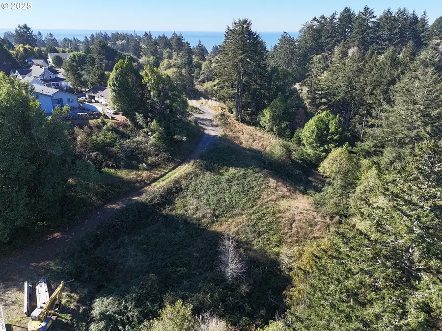 Brooke Ln #4, Brookings, OR 97415 - Image #2