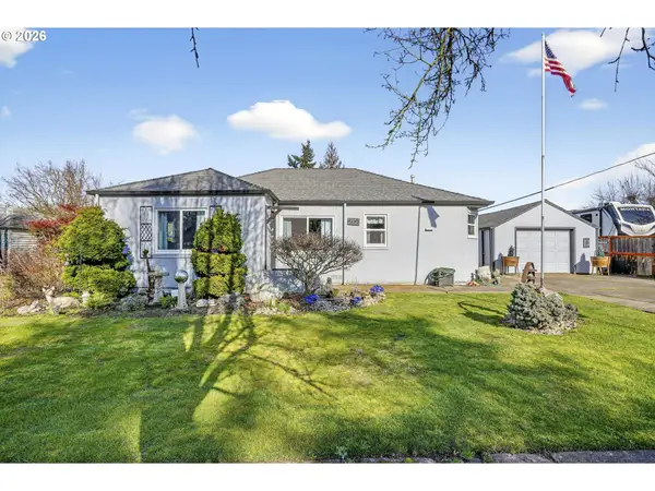 215 May St, MtAngel, OR 97362