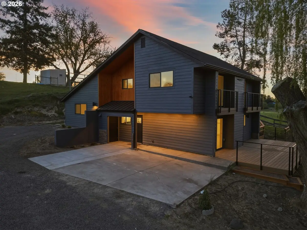 54027 Summers Ln, Milton Freewater, OR 97862 - #1