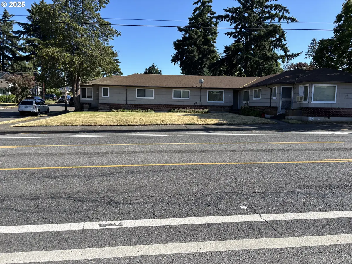 7424 NE Halsey St, Portland, OR 97213 - #1