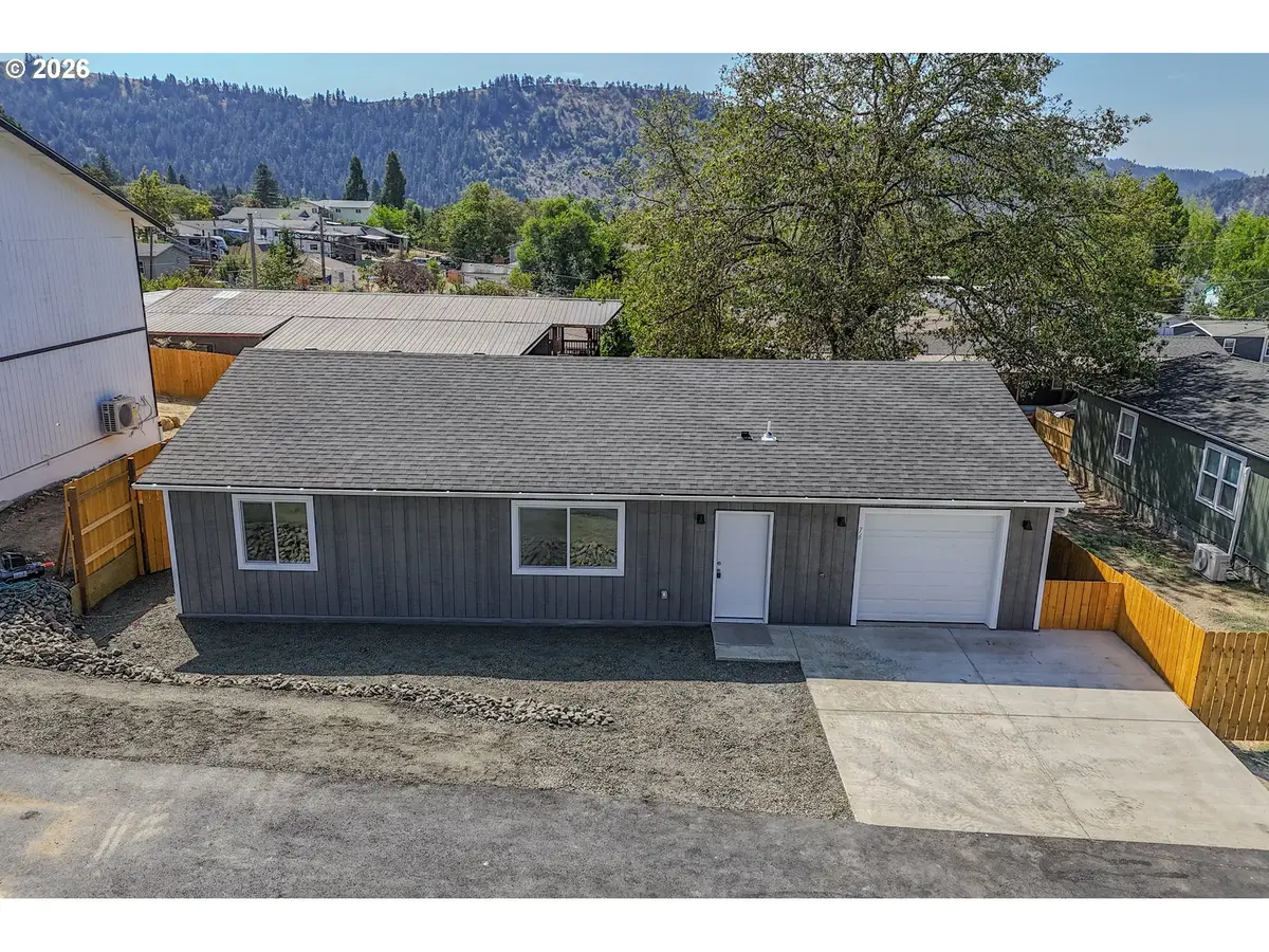 76 SE Darrell Ave, Winston, OR 97496 - #1