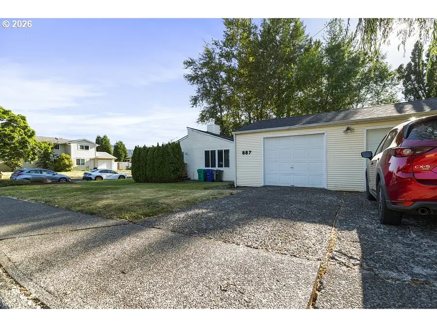 877 SE Francis Ave, Gresham, OR 97080 - #2