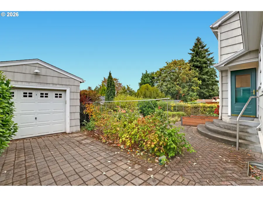 4297 NE Laurelhurst Pl, Portland, OR 97213 - #3