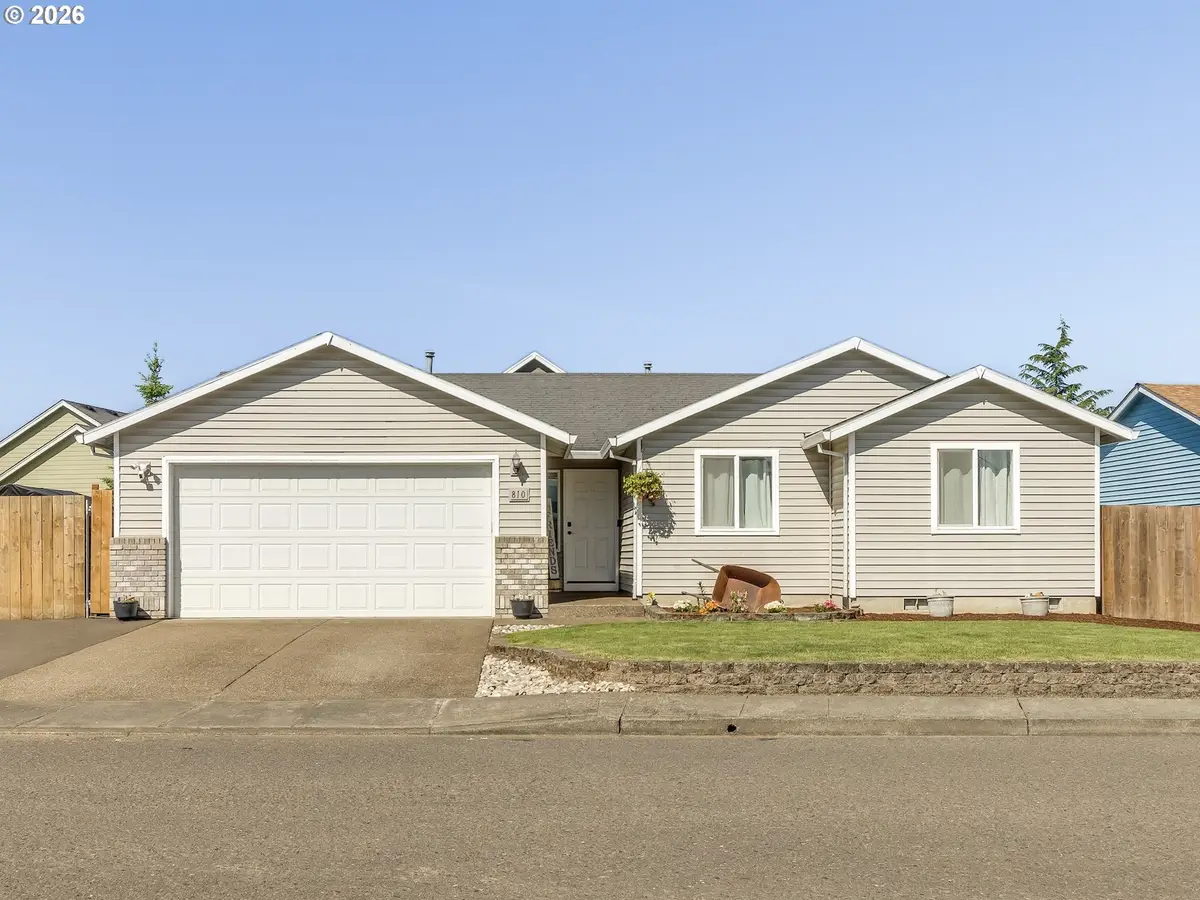 810 Columbia Dr, Molalla, OR 97038 - #1