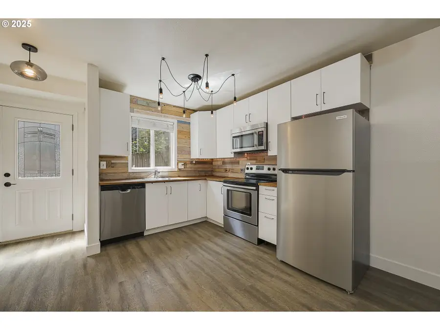 7831 SW 34th Ave, Portland, OR 97219 - Image #2