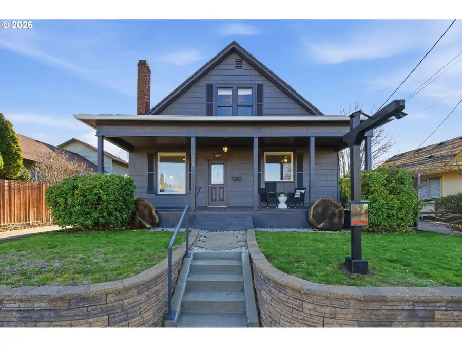 624 NE 2nd Ave, Camas, WA 98607 - #2