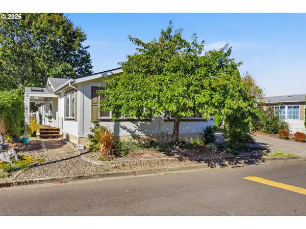 1271 SW Phyllis Dr, McMinnville, OR 97128