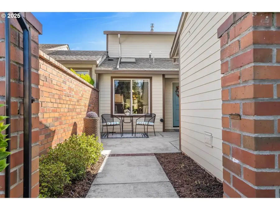 10350 SW Greenleaf Ter, Tigard, OR 97224 - #2