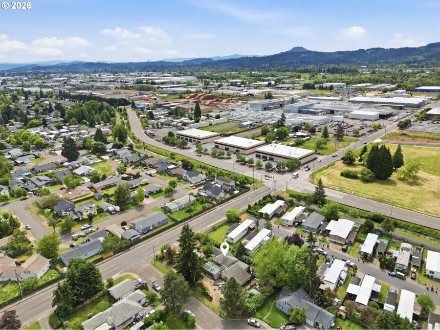 352 N Bertelsen Rd, Eugene, OR 97402 - #3