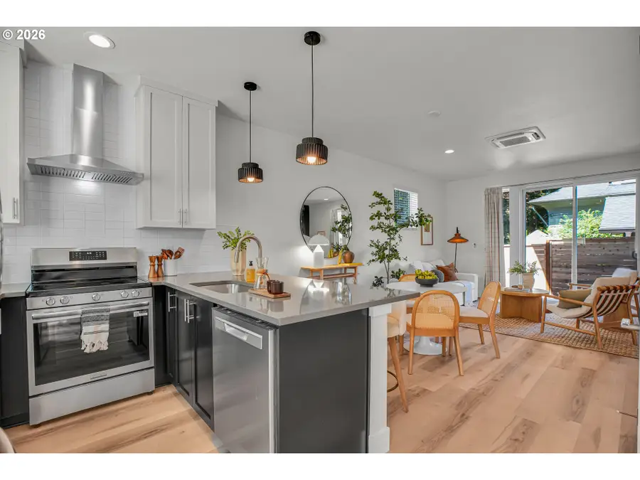8426 E Burnside St, Portland, OR 97216 - #3