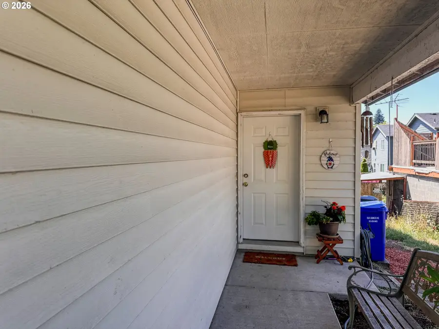 18309 Portland Ave, Gladstone, OR 97027 - #3