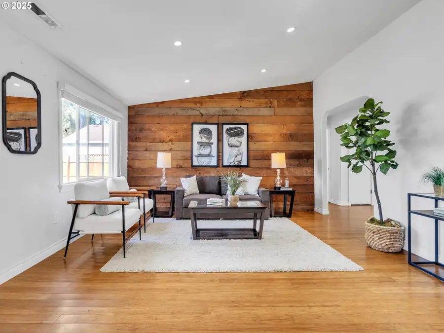 4201 Wadsworth Ln, Salem, OR 97317 - Image #3