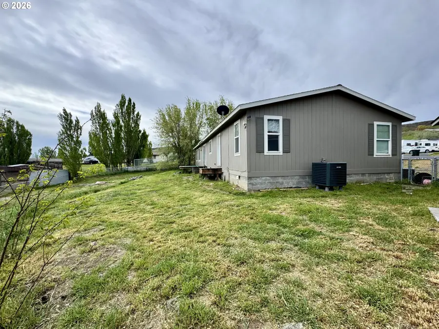 330 Krameria Ct, Arlington, OR 97812 - #3