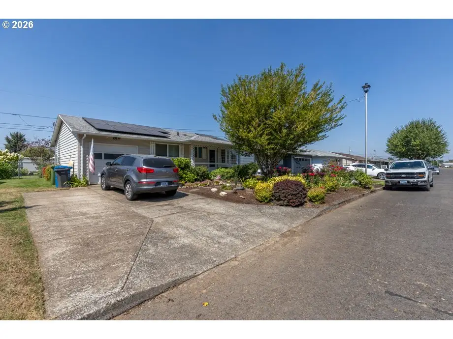 1487 Walton Way, Woodburn, OR 97071 - #1