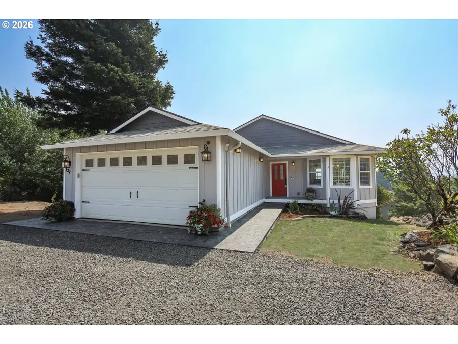 438 NW Roselawn St, Stevenson, WA 98648 - #2