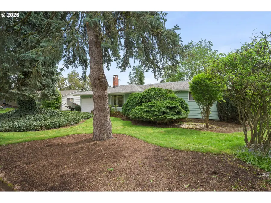 2028 Monterey Ln, Eugene, OR 97401 - #2