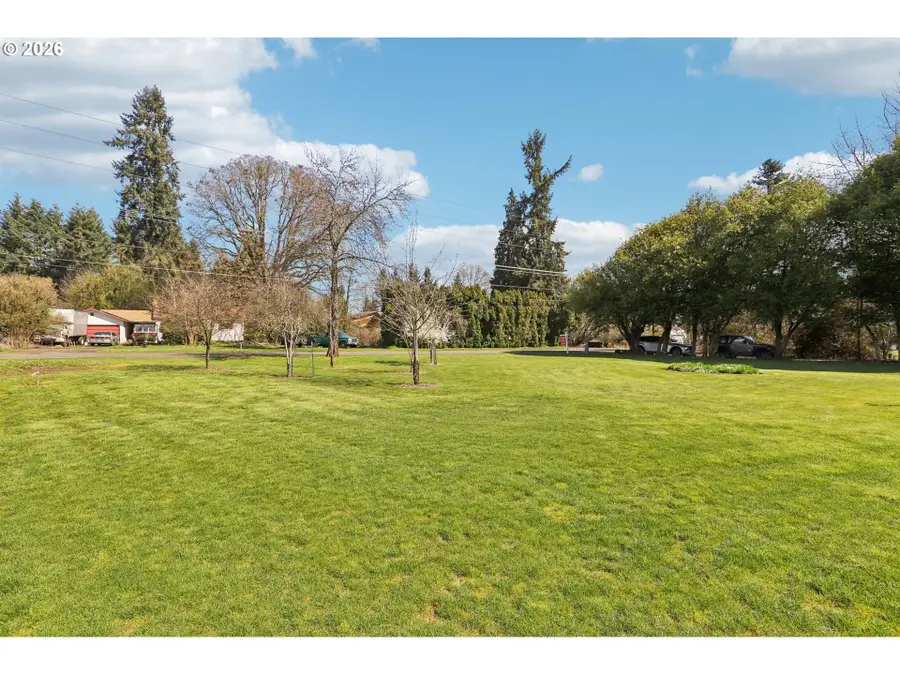 34054 E Columbia Ave, Scappoose, OR 97056 - #3